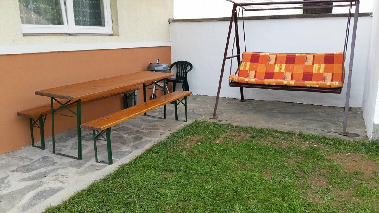 Elza Vendeghaz Apartment Sarospatak Exterior photo